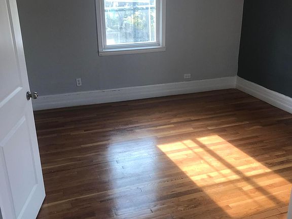 2nd image of 140 Park Ave APT 1
