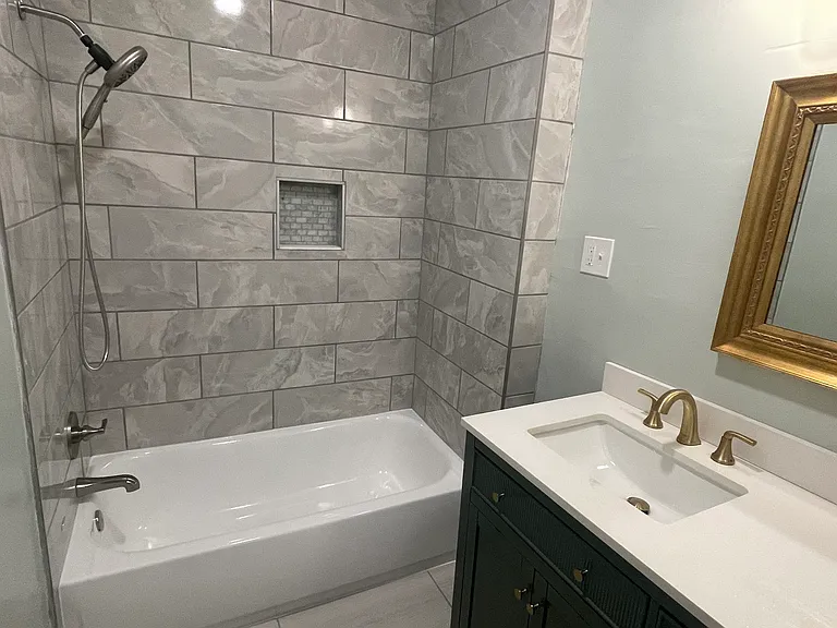 216 Glasgow St — Photo 8