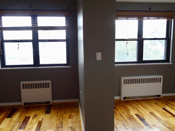 5th image of 11720 Edgewater Dr APT 317