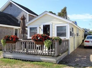 31 Wilsons Grv, Mashpee, MA 02649