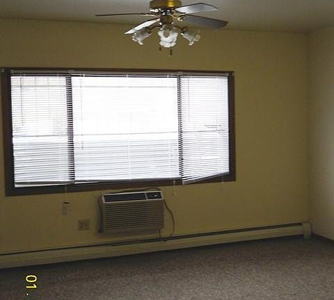 2nd image of 2803 W Kilbourn Ave #2803-301