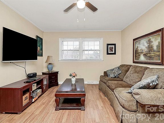 2nd image of 507 N Mulberry St