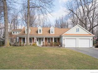 8310 Black Walnut Dr, East Amherst, NY 14051