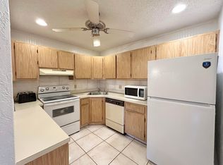 435 Pine Glen Ln APT B-2, Greenacres, FL 33463