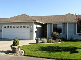 242 NE Flowers Ln, College Place, WA 99324