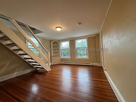 2nd image of 16 Franklin Pl #3-R