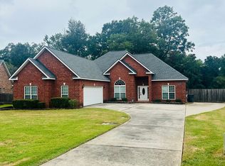 406 Brookewater Ln, Perry, GA 31069