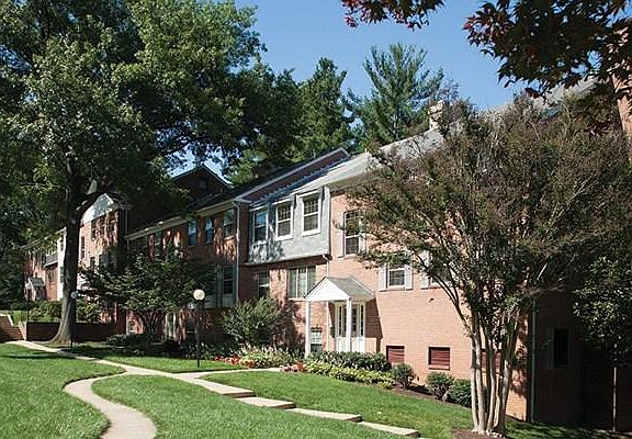 Nicely maintained grounds