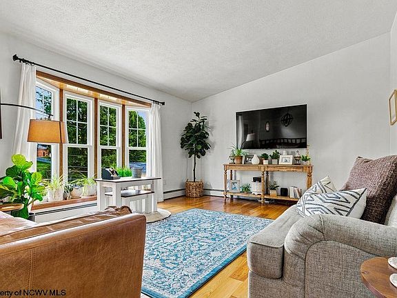 5th image of 12 Coolview Ln