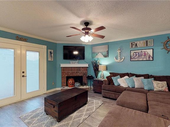 5th image of 239 Queen Annes Dr