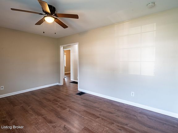 5th image of 4015 Valley View Dr