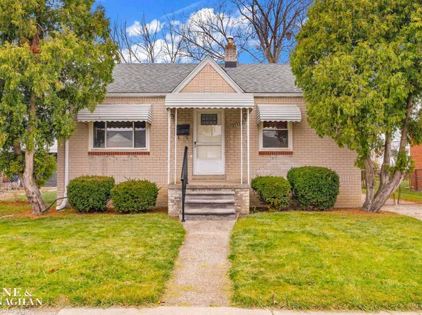 21531 Alger St, Saint Clair Shores, MI 48080