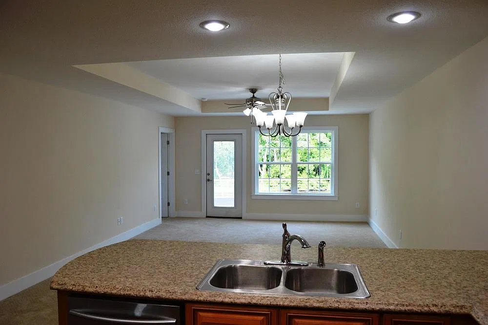 3 bed, 1335 sqft, $1,700 — Photo 4