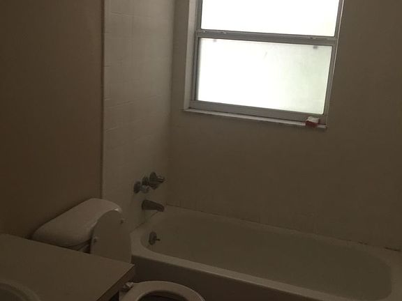 4th image of 511 Oshea Ct APT A