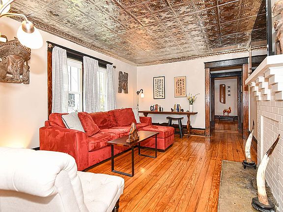 4th image of 1009 Glenwood Ave
