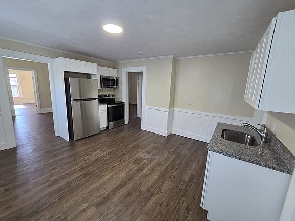 3rd image of 240 Maple St #2