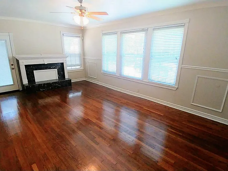 1409 Wentworth St #1 — Photo 2