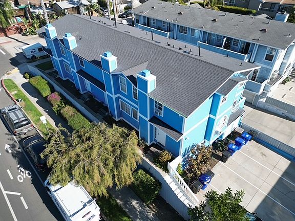 2nd image of 1005 Tourmaline St APT 4