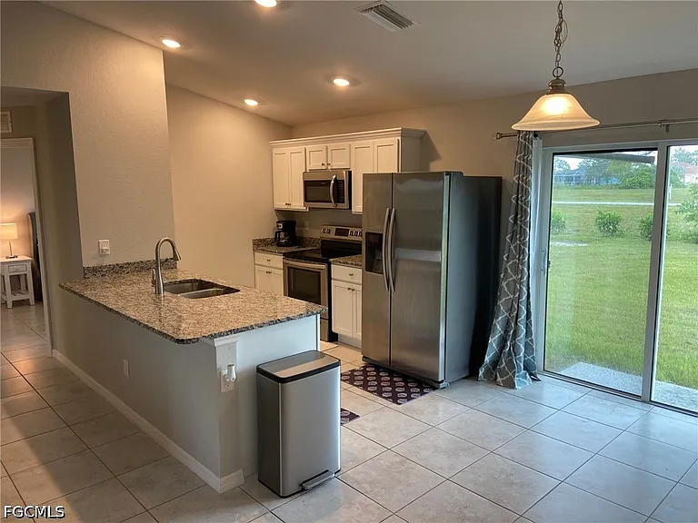 2837 NW 24th Ave — Photo 16