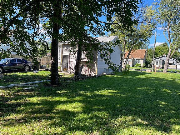 5th image of 6058 Auburn St