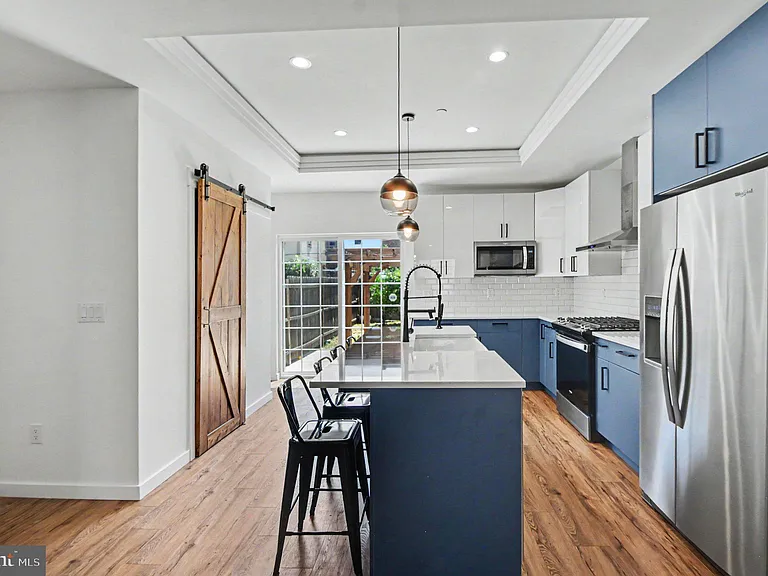 3217 Chatham St — Photo 9