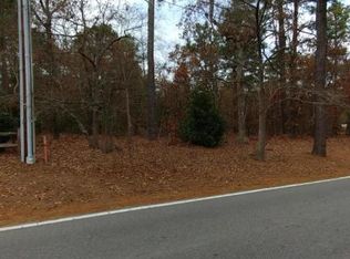 5 McDonald Rd E, Pinehurst, NC 28374