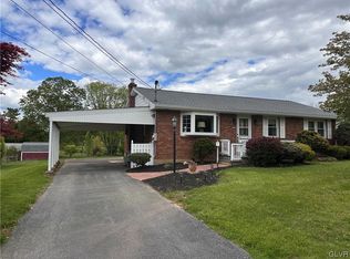 637 Maplewood Rd, Coopersburg, PA 18036