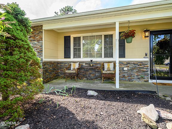 2nd image of 1109 Verdant Road