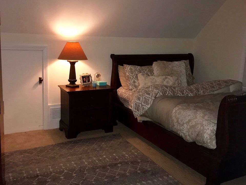 2nd image of 319 Elsmere Ave