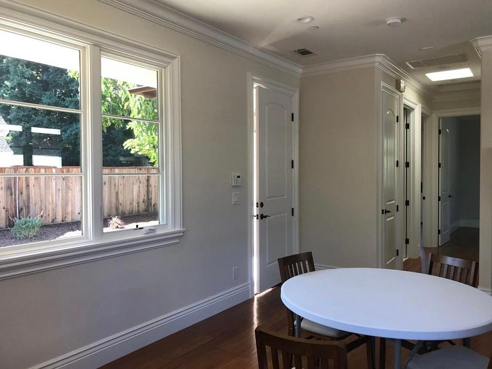 1st image of 460 Beresford Ave