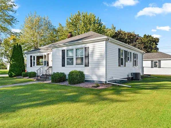 527 Parker Ave, Algoma, WI 54201