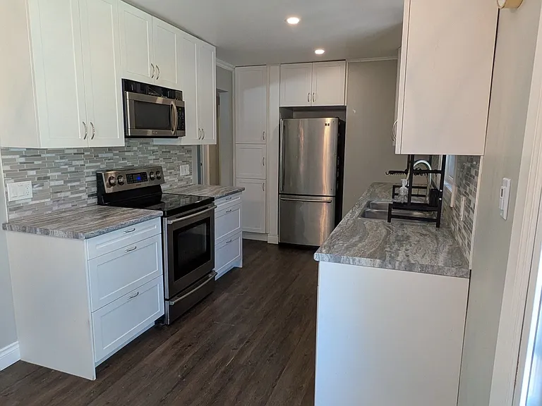 3204 Saint Paul Ave #MAIN FLOOR — Photo 10