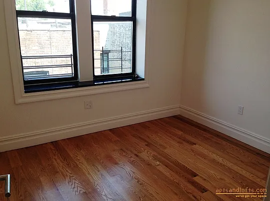 Rented by aptsandlofts.com | media 12