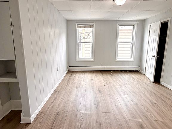 4th image of 42 Everett St APT 3