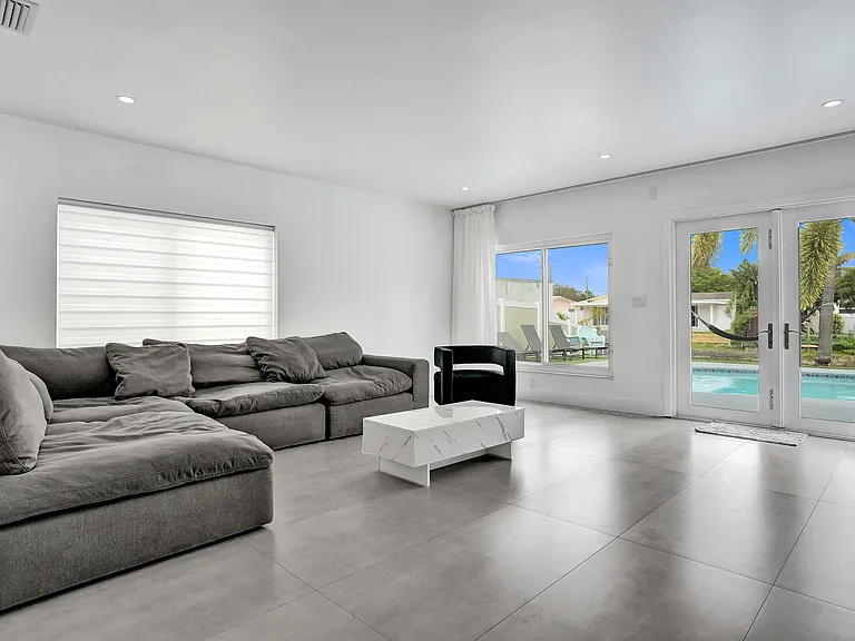 4480 SW 34th Dr — Photo 28