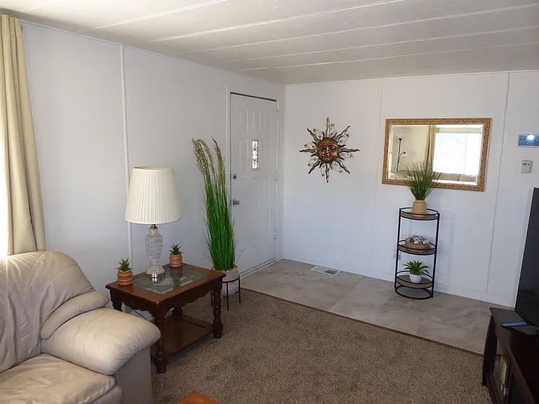 3138 Lake Dr — Photo 8