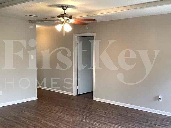 3rd image of 10127 Carlow Ln