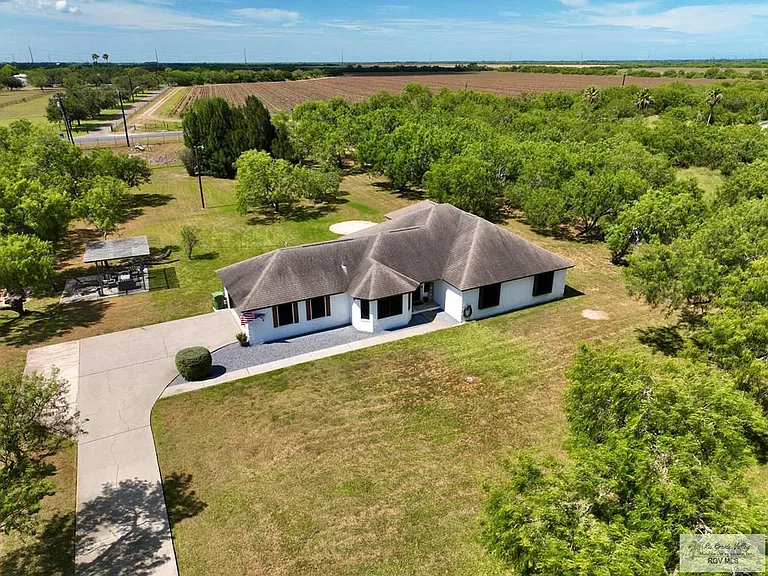 35059 Anaqua Dr — Photo 2