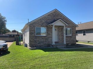 20450 E Forteen Mile Rd, Roseville, MI 48066
