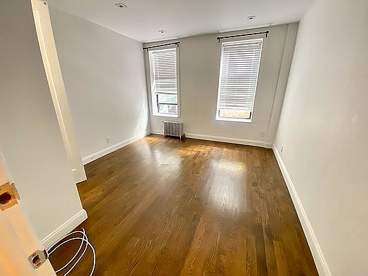 3rd image of 87 Woodruff Ave APT 2A