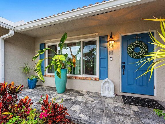 5th image of 2527 SW 12th Street