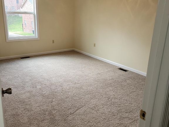 4th image of 1016 Blackwell Ct #2