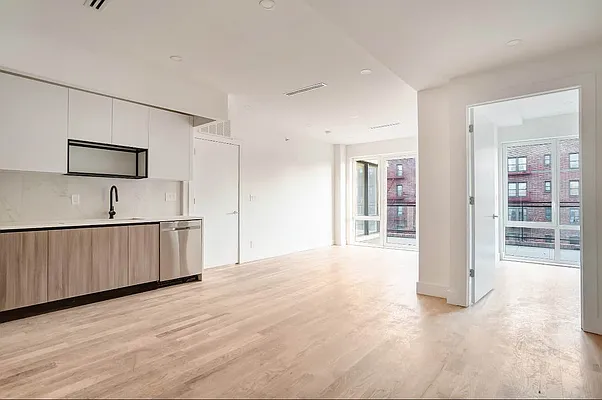 Rented by EXR | media 1