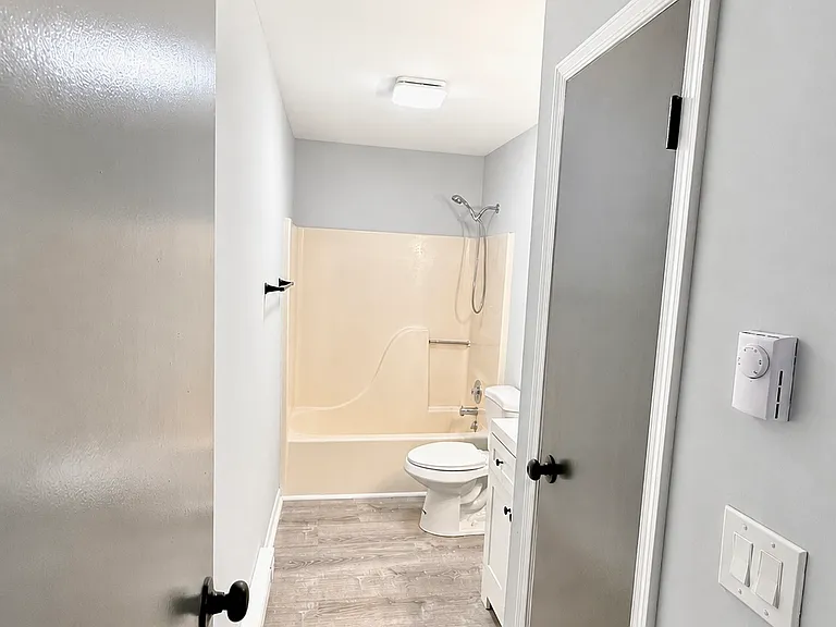520 Main St #3 — Photo 6