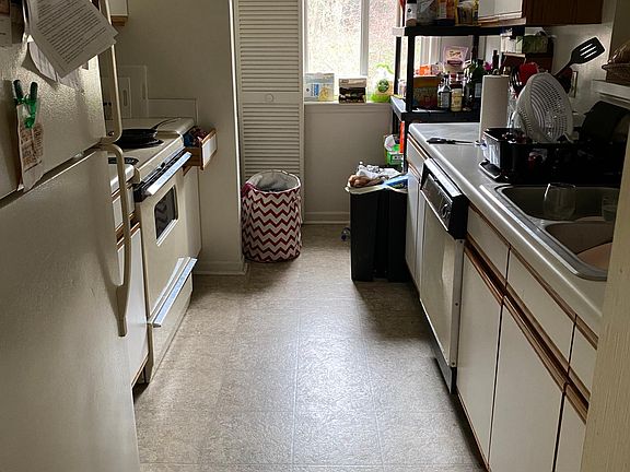 2nd image of 401D Berryfield Ln #401D