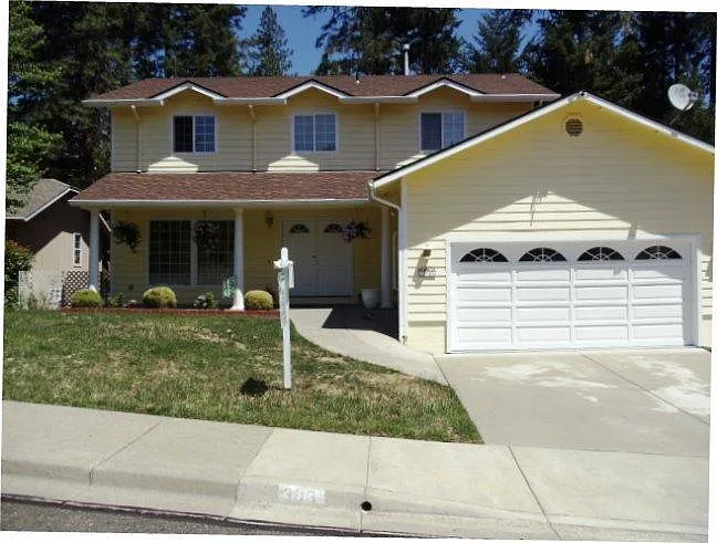 306 NW Sinclair Dr photo 1