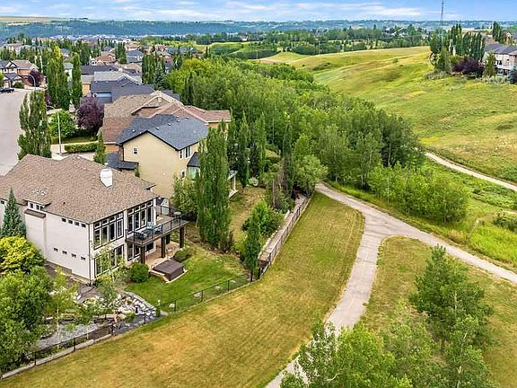 2nd image of 22 S Tuscany Estates Cres NW