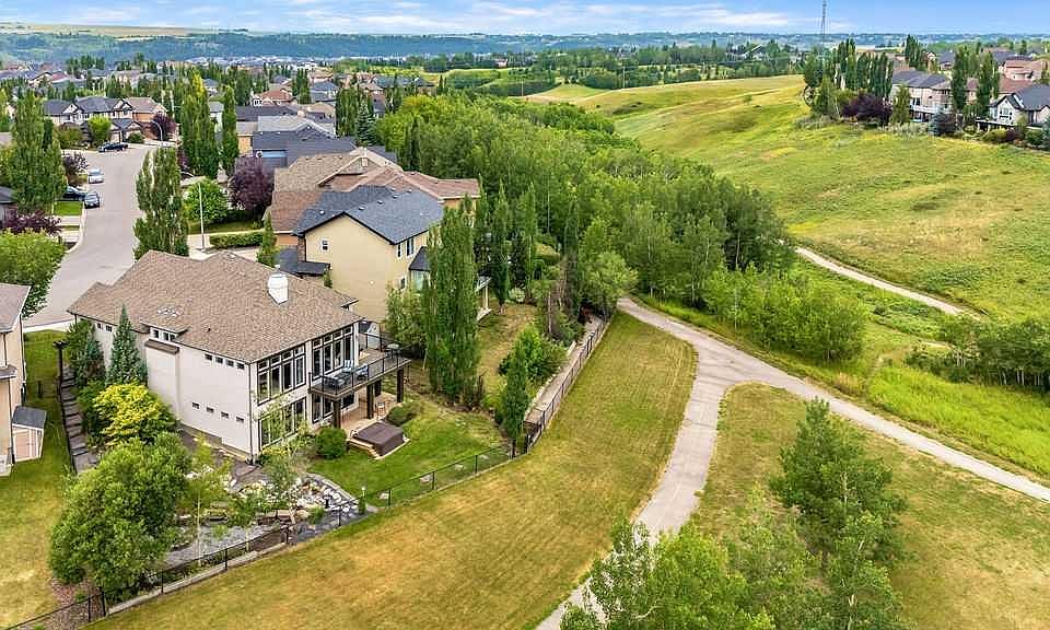 1st image of 22 S Tuscany Estates Cres NW