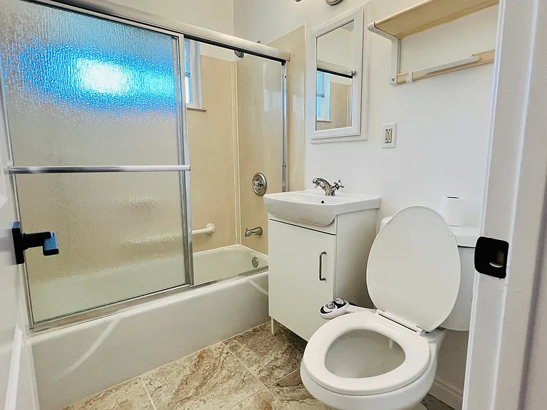 3131 Dwight St — Photo 11