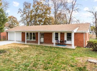 1824 Menard Dr, Belleville, IL 62220
